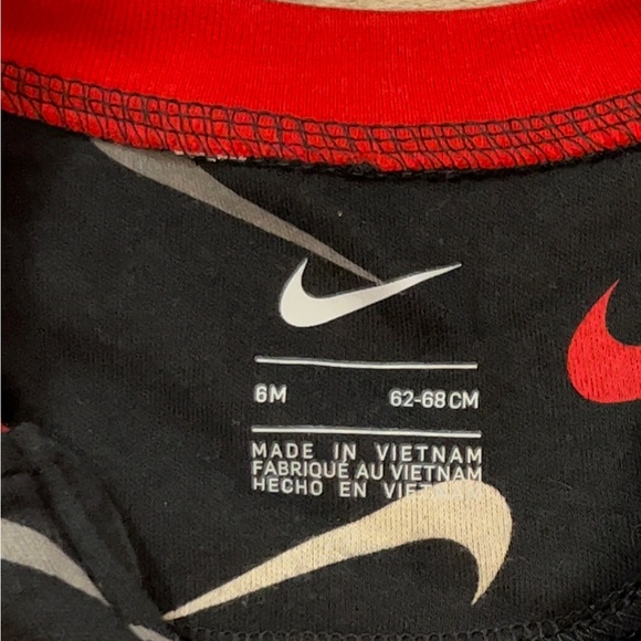 Nike Baby Set of 2 Never Worn One-Piece Jumpsuit Playsets Size  6 months - Picture 4 of 9